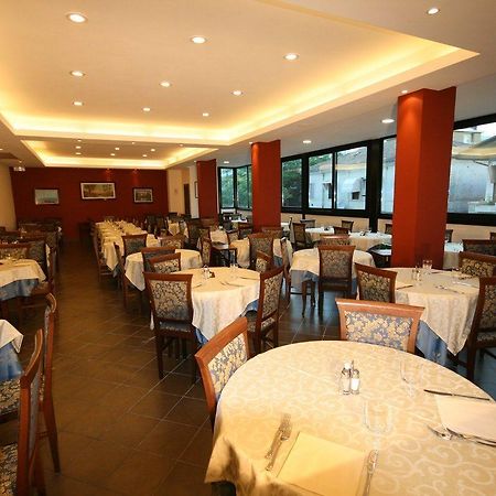 Hotel Milton Cattolica Exterior photo