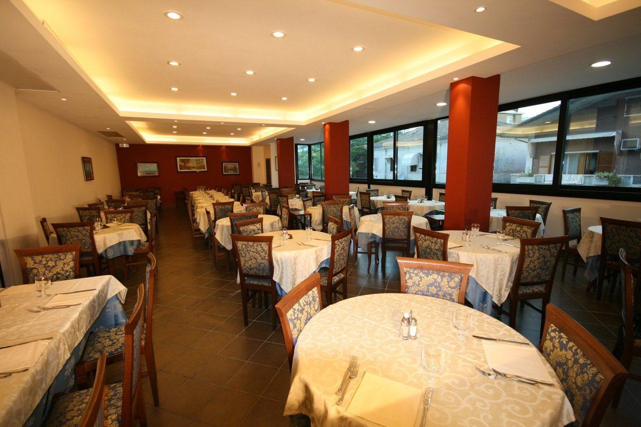 Hotel Milton Cattolica Exterior photo